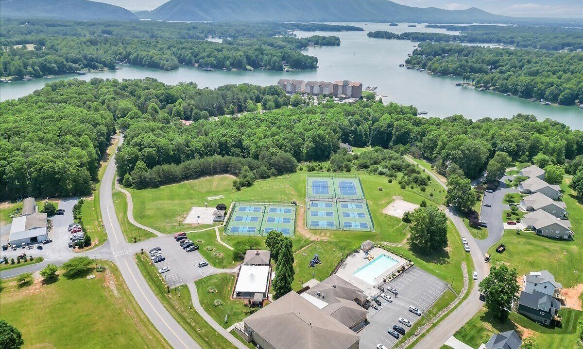 Photo of Outdoor in Smith Mountain Lake