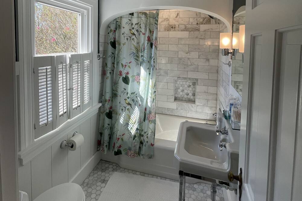 Photo of Bathroom in Weems