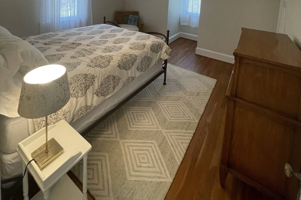 Photo of Bedroom in Weems