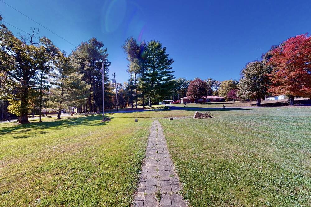 Photo of Outdoor in Saxon