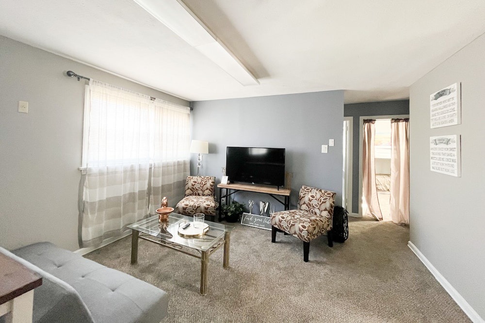 Photo of Livingroom in Youngstown