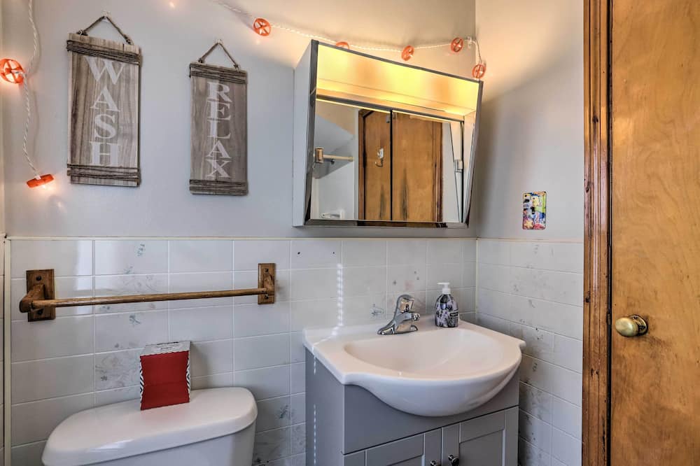 Photo of Bathroom in Elyria