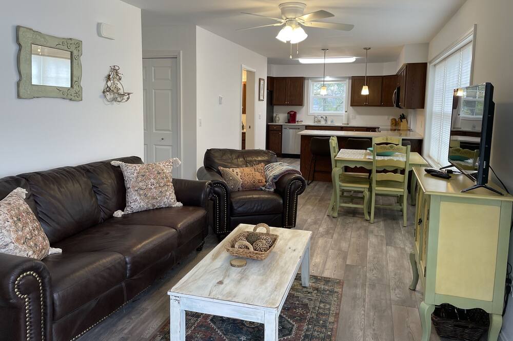 Photo of Livingroom in Pine Island