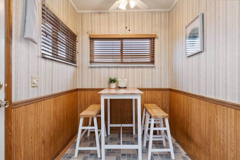 Photo of Livingroom in New Kensington