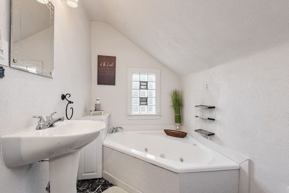 Photo of Bathroom in New Kensington