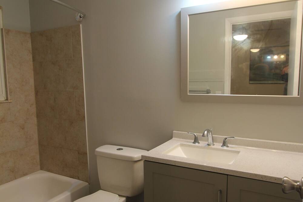 Photo of Bathroom in Knolls West