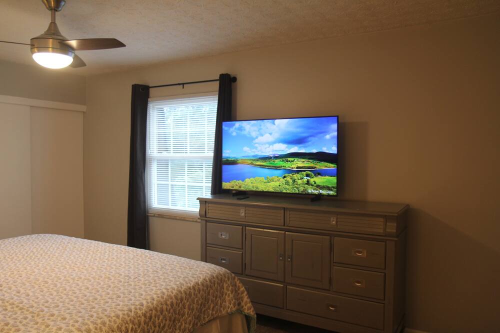 Photo of Bedroom in Knolls West