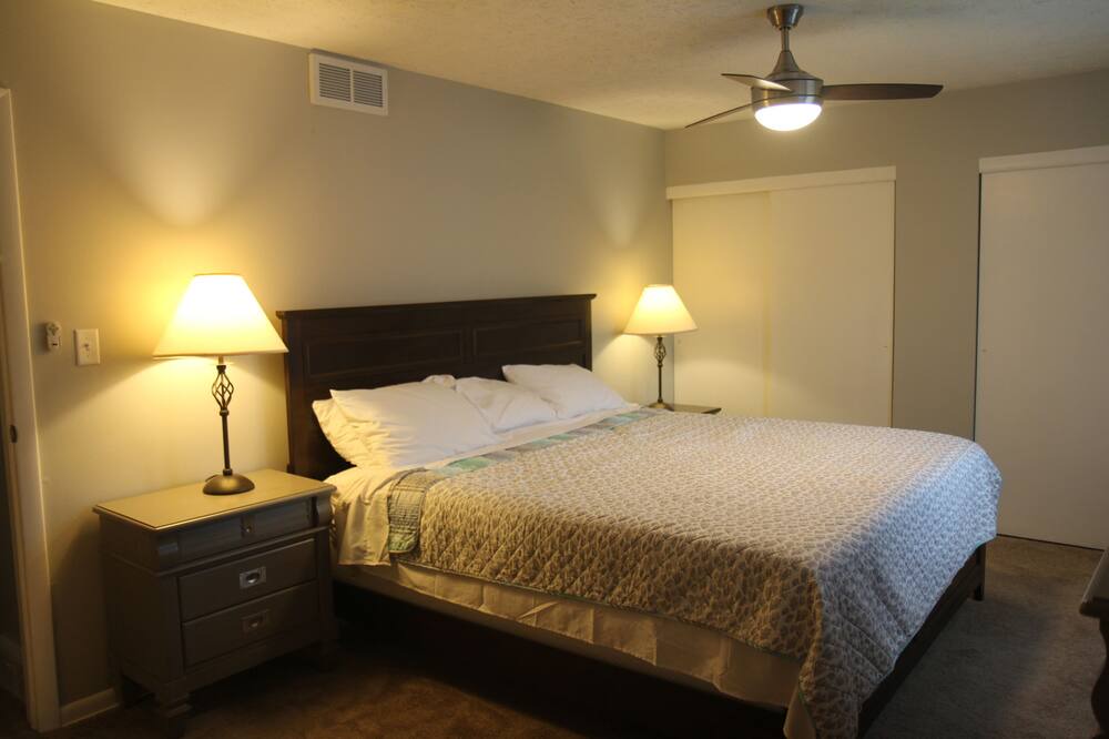 Photo of Bedroom in Knolls West