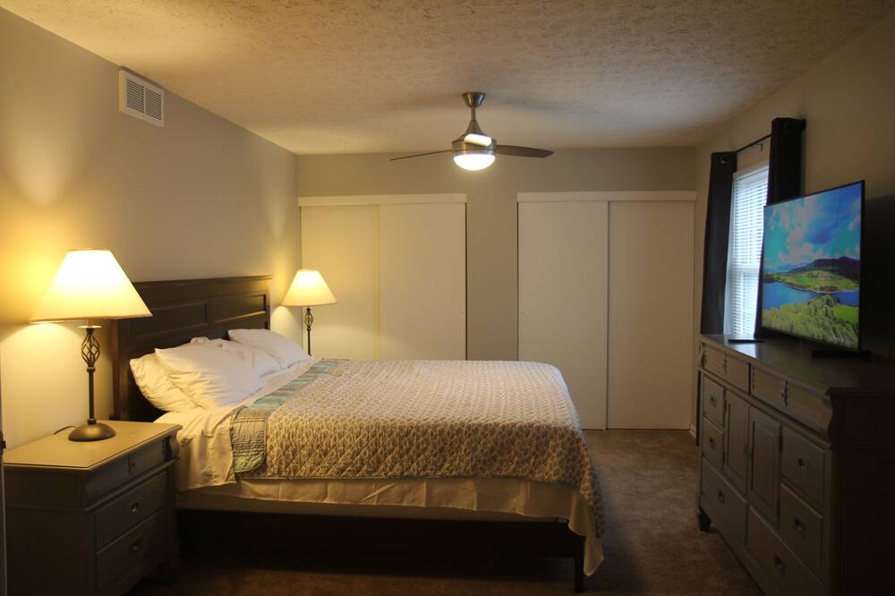 Photo of Bedroom in Knolls West