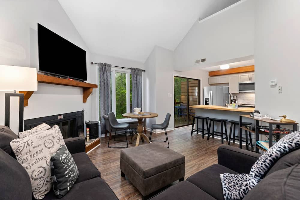 Photo of Livingroom in Treeloft