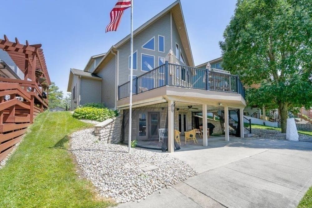 Photo of Outdoor in Lakeview