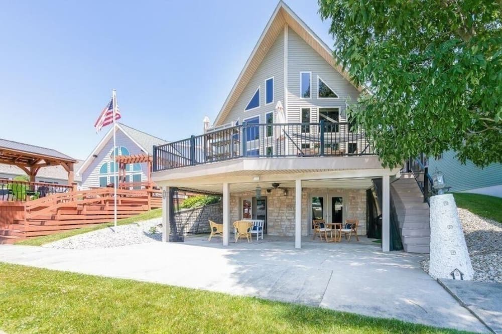 Photo of Outdoor in Lakeview