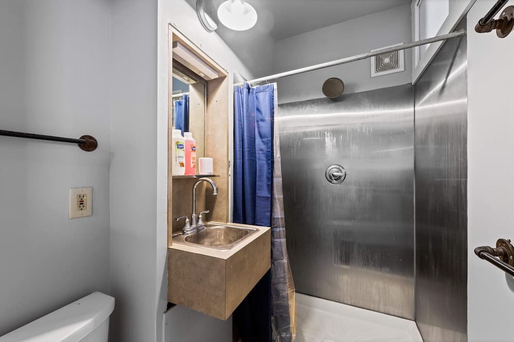 Photo of Bathroom in Clifton Heights