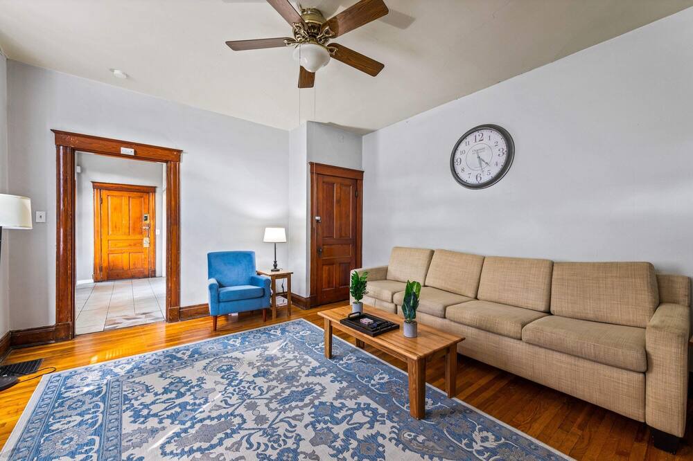Photo of Livingroom in Clifton Heights