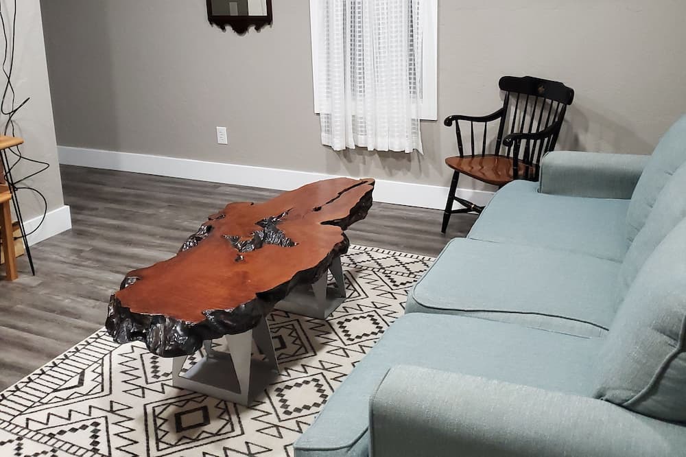 Photo of Bedroom in Southwest Greensburg