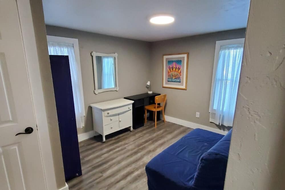 Photo of Bedroom in Southwest Greensburg