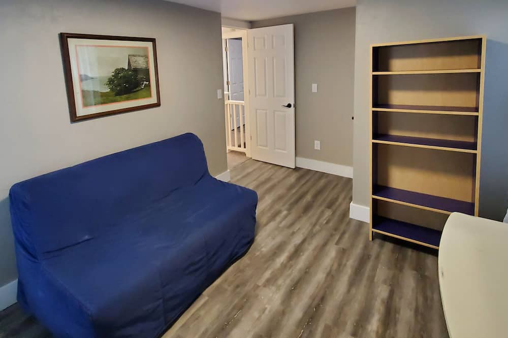 Photo of Livingroom in Southwest Greensburg