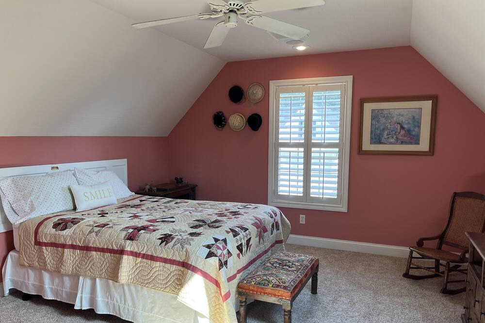 Photo of Bedroom in Zanesville