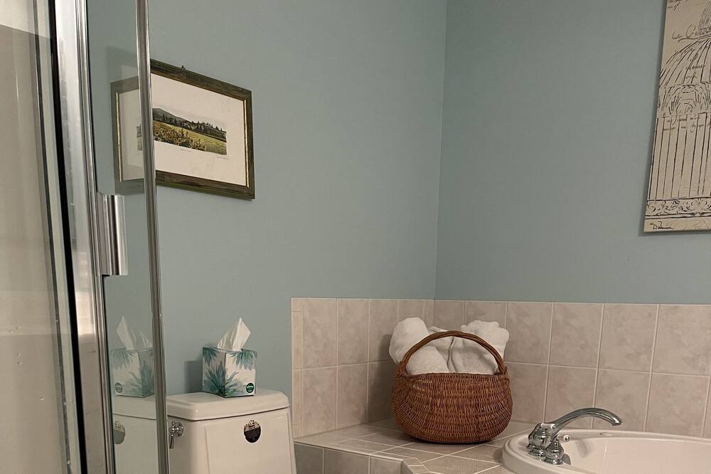 Photo of Bathroom in Zanesville