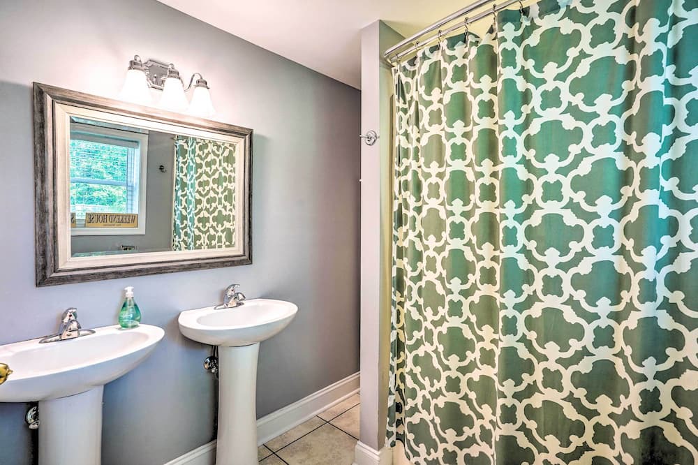 Photo of Bathroom in Dutton