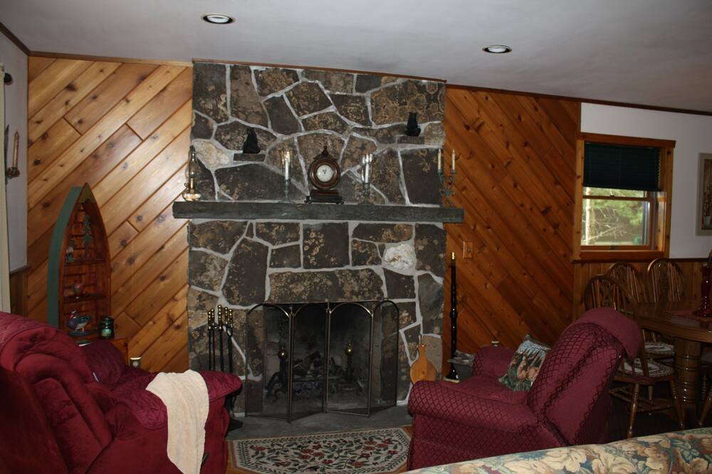 Photo of Livingroom in Lackawaxen
