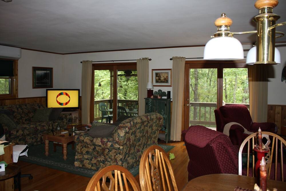 Photo of Livingroom in Lackawaxen
