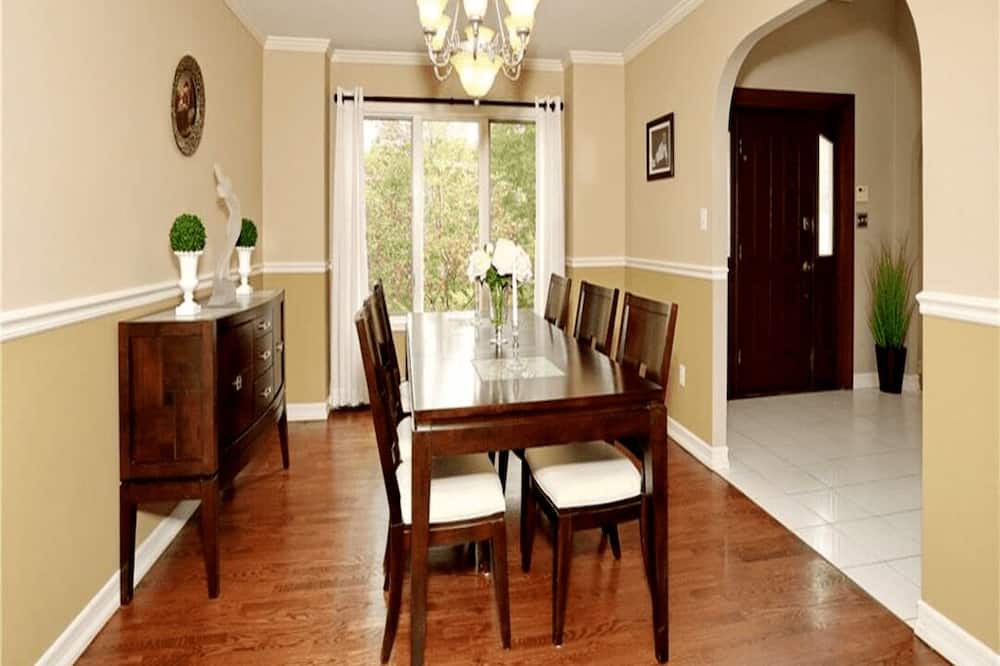 Photo of Kitchen in Pomona