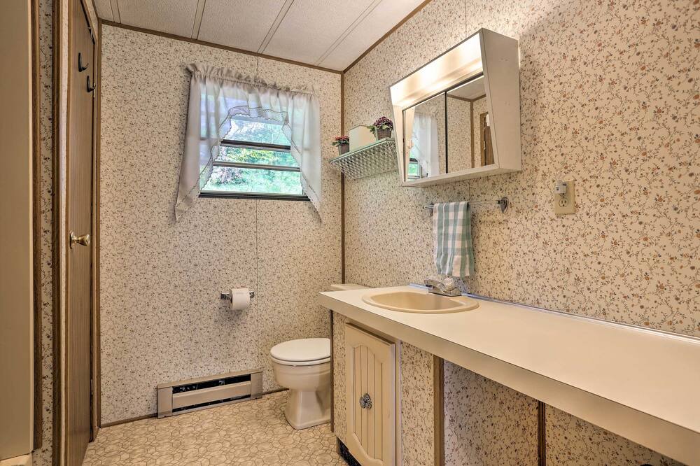 Photo of Bathroom in Rowland