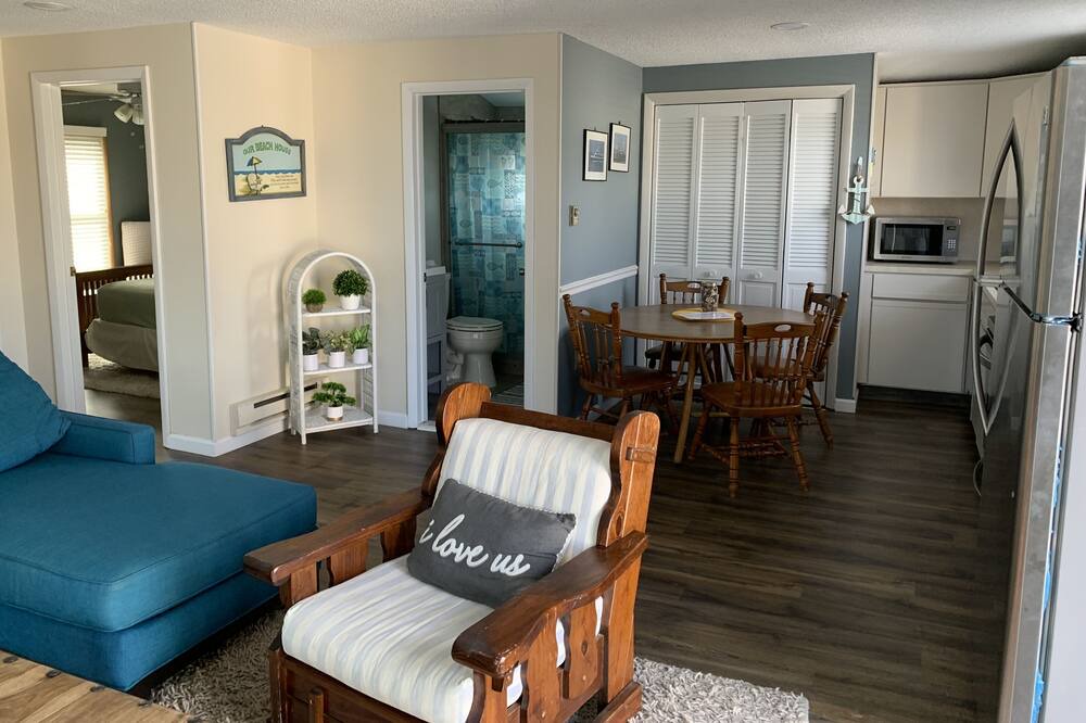 Photo of Livingroom in Beach Haven Terrace