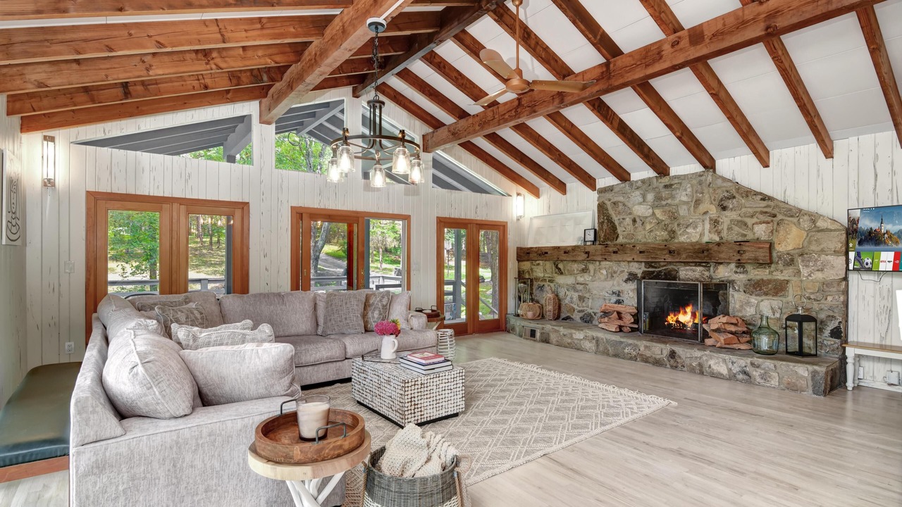 Photo of Livingroom in Johnsonburg