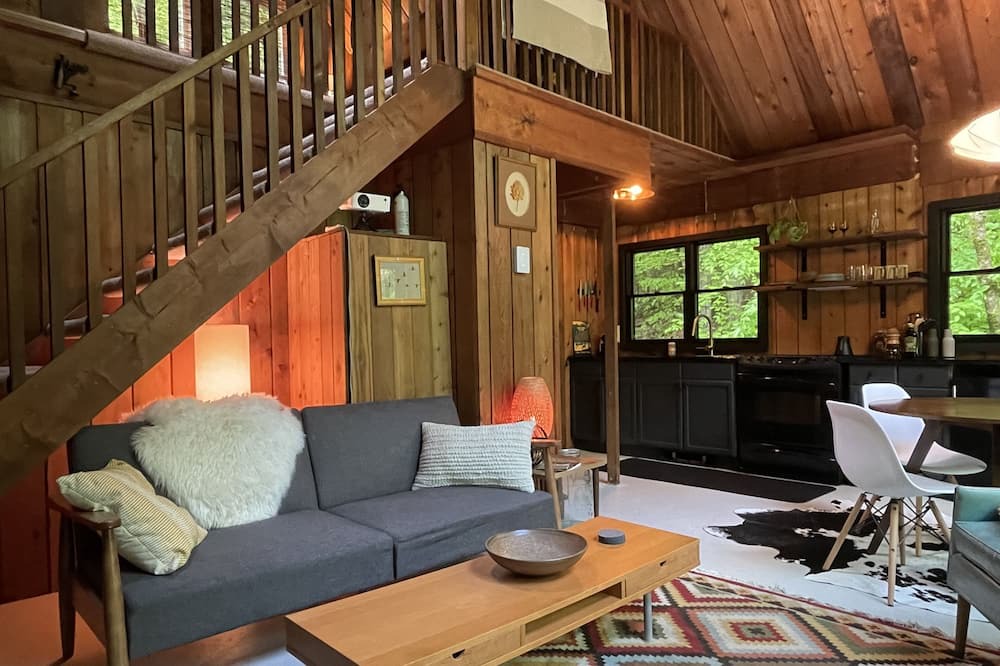 Photo of Livingroom in Parksville