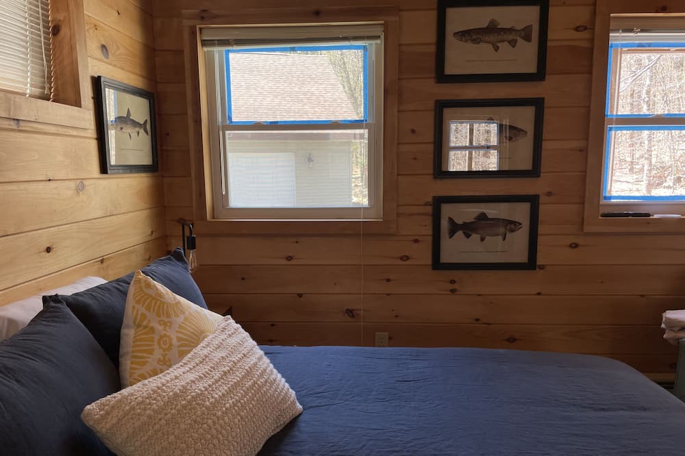 Photo of Bedroom in Parksville