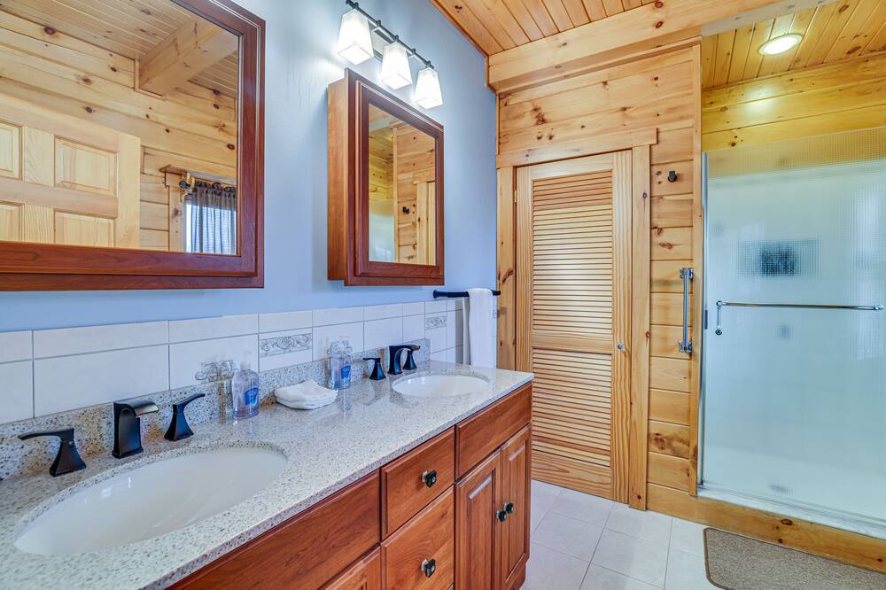 Photo of Bathroom in Lake Ariel