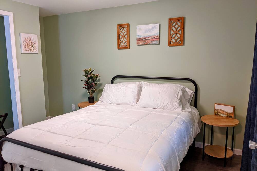 Photo of Bedroom in Fairlawn