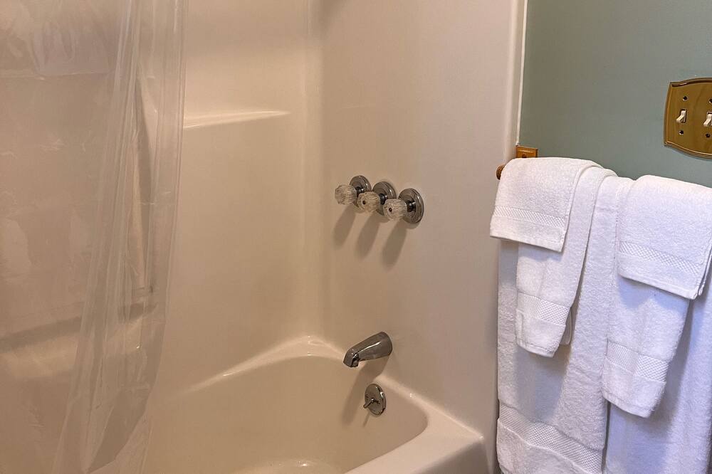 Photo of Bathroom in Ebensburg
