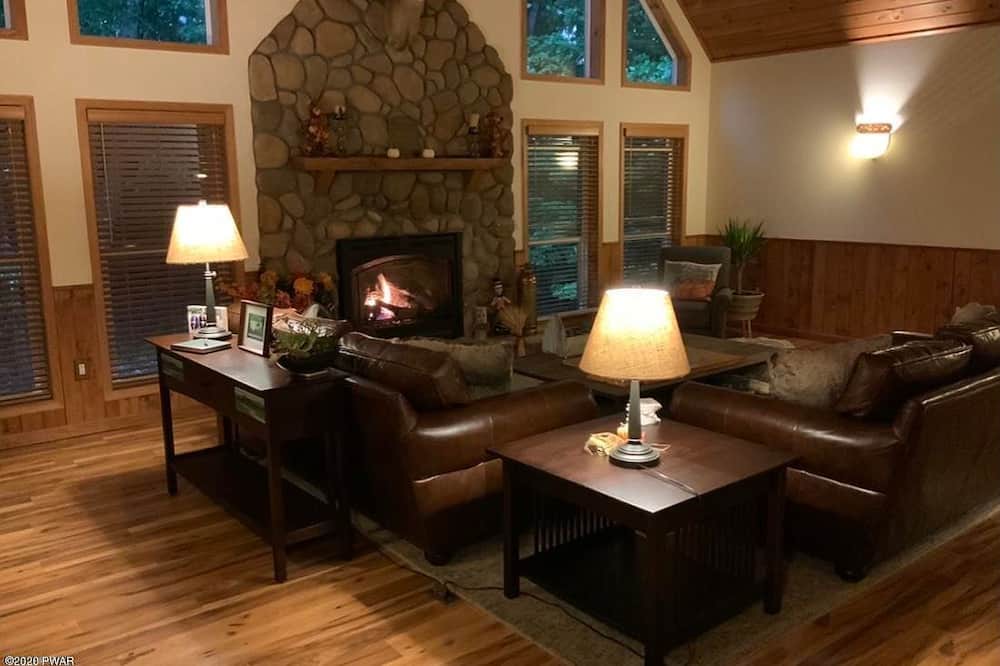 Photo of Livingroom in White Mills