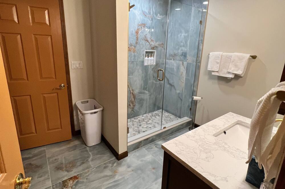 Photo of Bathroom in White Mills