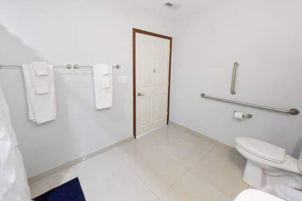 Photo of Bathroom in Roseland