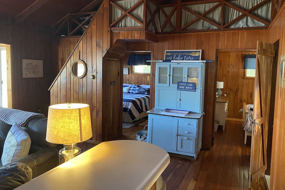 Photo of Bedroom in Indian Lake