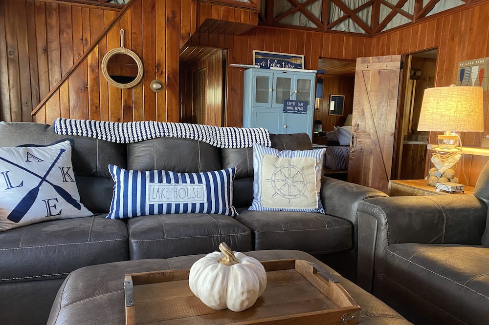 Photo of Livingroom in Indian Lake