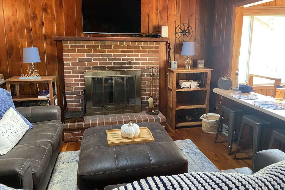 Photo of Livingroom in Indian Lake