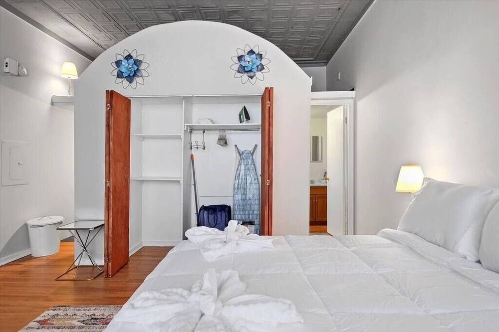 Photo of Bedroom in Graduate Hospital