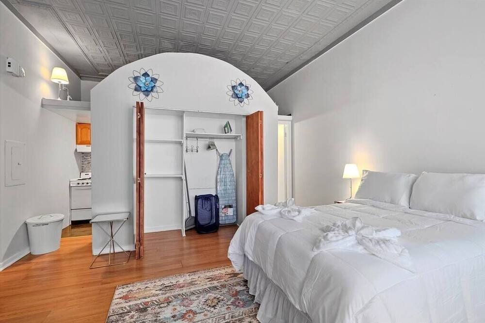 Photo of Bedroom in Graduate Hospital