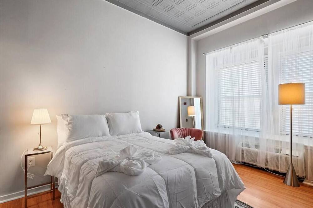 Photo of Bedroom in Graduate Hospital