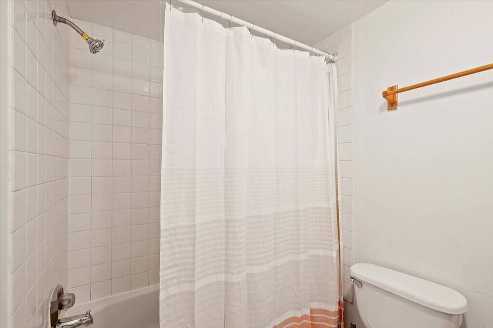 Photo of Bathroom in Graduate Hospital