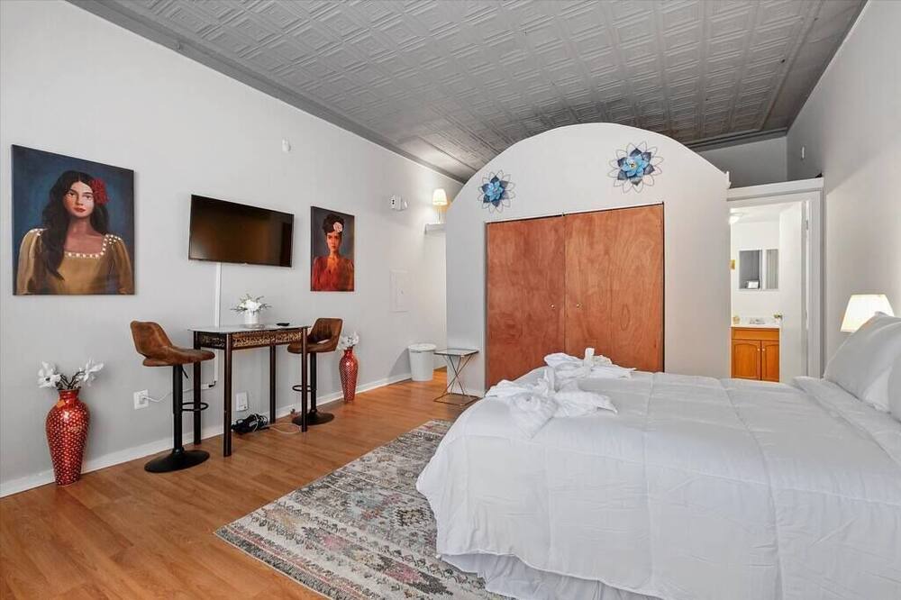 Photo of Bedroom in Graduate Hospital