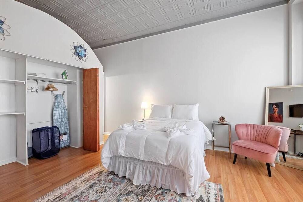 Photo of Bedroom in Graduate Hospital