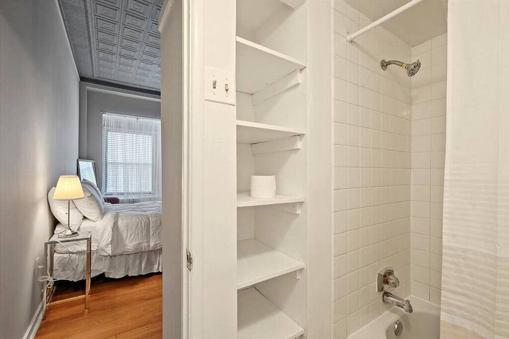 Photo of Bedroom in Graduate Hospital