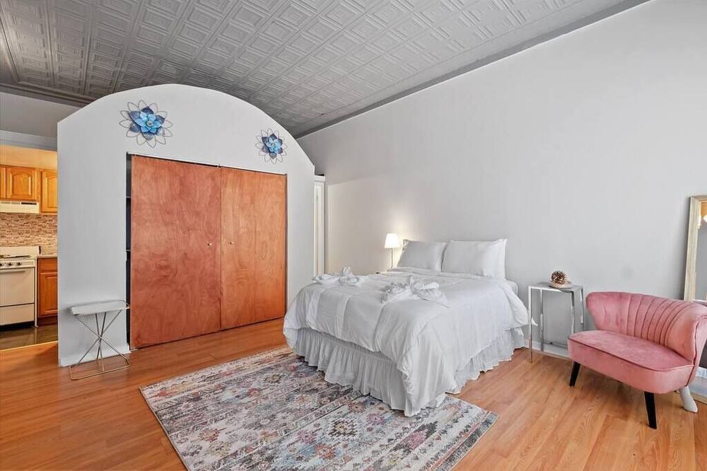 Photo of Bedroom in Graduate Hospital