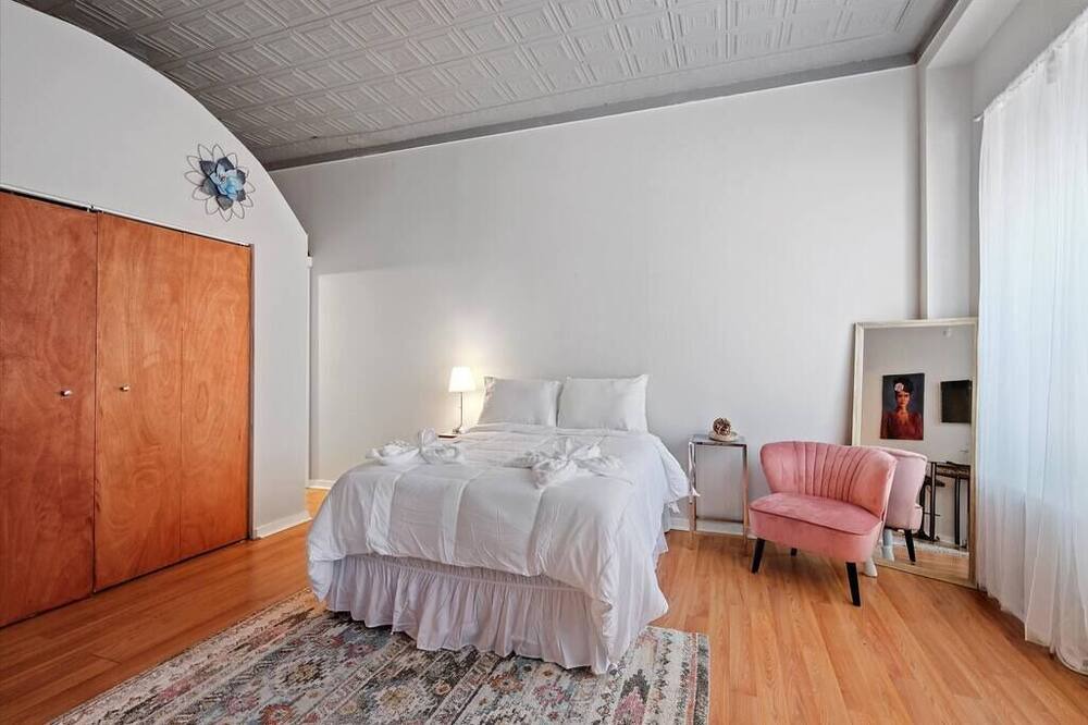 Photo of Bedroom in Graduate Hospital